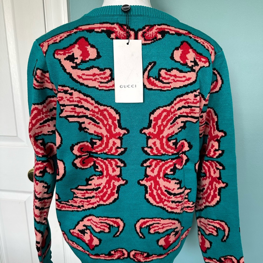 Gorgeous sweater - Picture 2 of 2